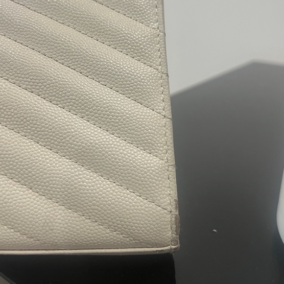 *SOLD* YSL Grain de Poudre Metelasse - Picture 5 of 8